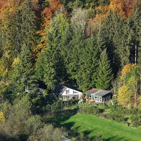 בית נופש Mitten In Der