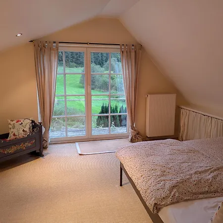 Mitten In Der * משדה