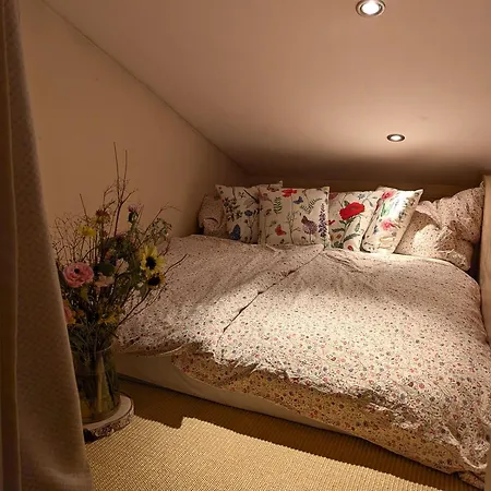 בית נופש Mitten In Der *