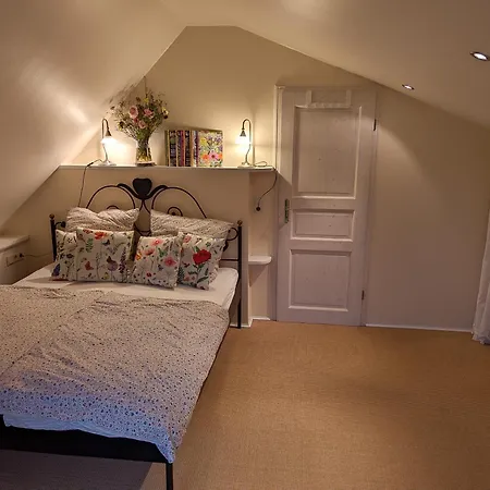 Mitten In Der משדה